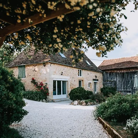 בית נופש 3 Bed - Sleeps 6 - Pool - Parking - Pet Friendly Couze-et-Saint-Front