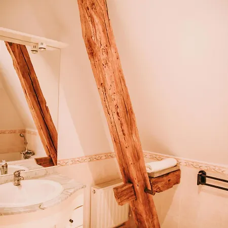 בית נופש 3 Bed - Sleeps 6 - Pool - Parking - Pet Friendly *