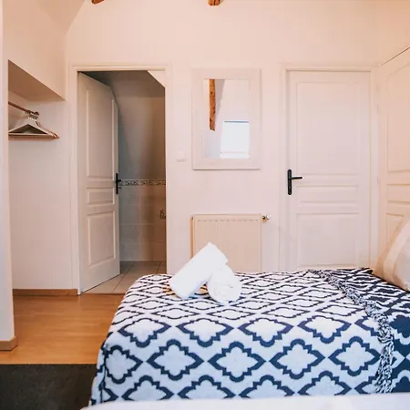 בית נופש 3 Bed - Sleeps 6 - Pool - Parking - Pet Friendly Couze-et-Saint-Front