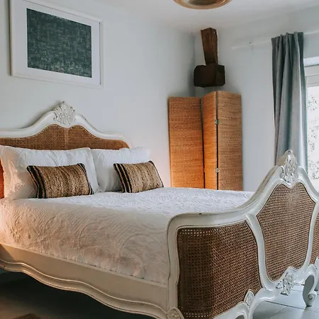 Holiday home 3 Bed - Sleeps 6 - Pool - Parking - Pet Friendly *