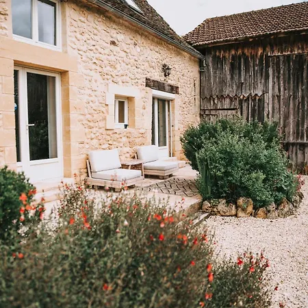 Holiday home 3 Bed - Sleeps 6 - Pool - Parking - Pet Friendly *