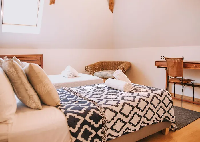 Holiday home 3 Bed - Sleeps 6 - Pool - Parking - Pet Friendly