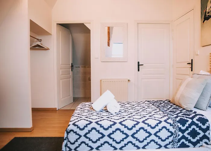 Σπίτι διακοπών 3 Bed - Sleeps 6 - Pool - Parking - Pet Friendly Couze-et-Saint-Front